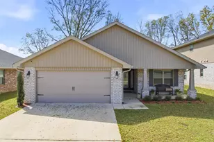 142 Ridgeway Cir, Crestview, FL 32536 - Photo 2