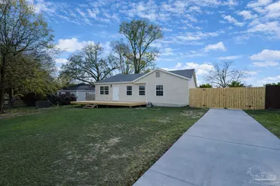 132 Elm St, Pensacola, FL 32506 - Photo 2