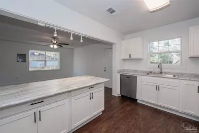 132 Elm St, Pensacola, FL 32506 - Photo 8