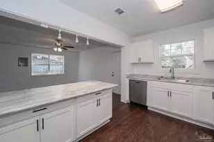 132 Elm St, Pensacola, FL 32506 - Photo 8