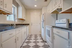 4977 Springhill Dr, Pensacola, FL 32503 - Photo 10