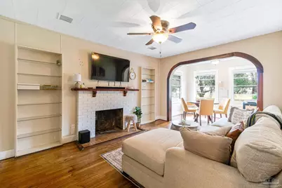 2105 Grundy St, Pensacola, FL 32507 - Photo 2