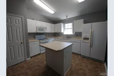 7960 Cayenne Way, Pensacola, FL 32526 - Photo 2