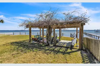 2017 Jessica Way, Navarre, FL 32566 - Photo 4