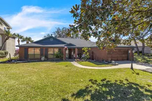 2017 Jessica Way, Navarre, FL 32566 - Photo 2