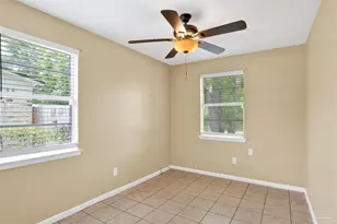 913 Bartow Ave, Pensacola, FL 32507 - Photo 10