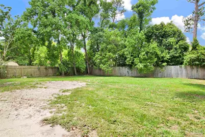 913 Bartow Ave, Pensacola, FL 32507 - Photo 16