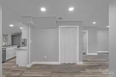 8 Mindoro Cir, Pensacola, FL 32507 - Photo 12