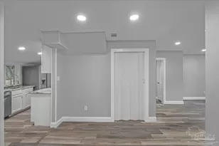 8 Mindoro Cir, Pensacola, FL 32507 - Photo 12