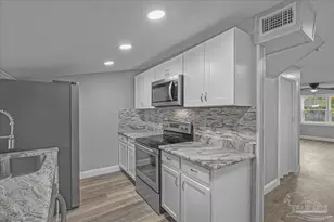 8 Mindoro Cir, Pensacola, FL 32507 - Photo 18