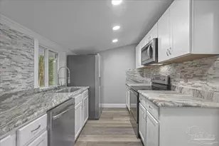 8 Mindoro Cir, Pensacola, FL 32507 - Photo 16