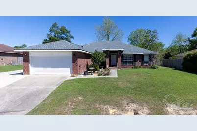 1566 Twin Pines Cir, Cantonment, FL 32533 - Photo 1