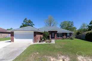 1566 Twin Pines Cir, Cantonment, FL 32533 - Photo 1