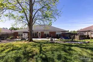 1566 Twin Pines Cir, Cantonment, FL 32533 - Photo 8