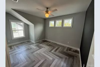 1011 K St, Pensacola, FL 32501 - Photo 2