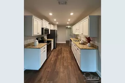 1885 Natures Way, Gulf Breeze, FL 32563 - Photo 2