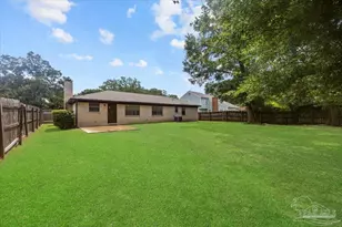 5897 Somerset Dr, Pensacola, FL 32526 - Photo 16