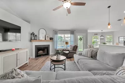 7667 Marthas Way, Navarre, FL 32566 - Photo 8