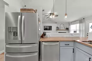 7667 Marthas Way, Navarre, FL 32566 - Photo 18