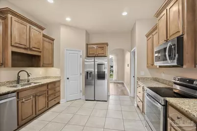 6096 Winchester Cir, Milton, FL 32570 - Photo 10