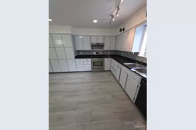 335 Vera St, Pensacola, FL 32514 - Photo 8