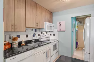 201 Pensacola Beach Rd, Gulf Breeze, FL 32561 - Photo 10