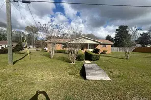 516 Monroe Ave, Cantonment, FL 32533 - Photo 2