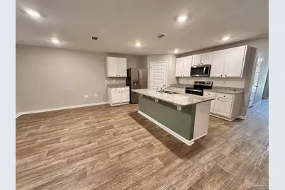 7404 Oak Lake Blvd, Pensacola, FL 32526 - Photo 2