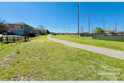 1044 Sterling Point Pl, Gulf Breeze, FL 32563 - Photo 4