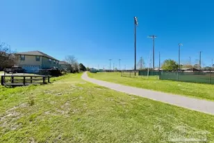 1044 Sterling Point Pl, Gulf Breeze, FL 32563 - Photo 4