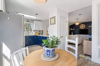 2078 Shadow Lake Dr, Gulf Breeze, FL 32563 - Photo 16