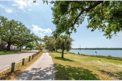 412 Labree Rd, Pensacola, FL 32507 - Photo 2