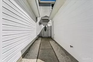 6922 Sea Turtle Cir, Navarre, FL 32566 - Photo 4