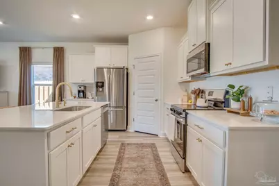 8130 Fir Tree Dr, Milton, FL 32583 - Photo 10