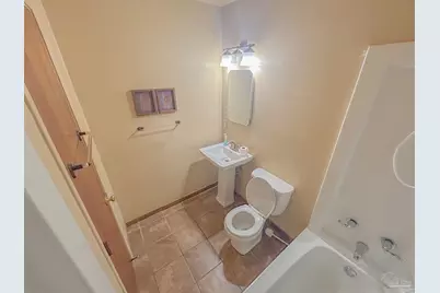 6511 E Shore Dr, Pensacola, FL 32505 - Photo 10