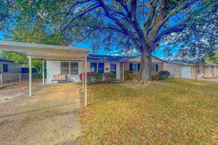 6511 E Shore Dr, Pensacola, FL 32505 - Photo 2