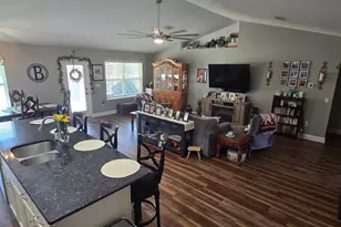 5653 Burr St, Milton, FL 32570 - Photo 10