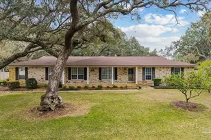 2817 Oak Ridge Dr, Gulf Breeze, FL 32563 - Photo 1