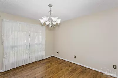 2817 Oak Ridge Dr, Gulf Breeze, FL 32563 - Photo 10