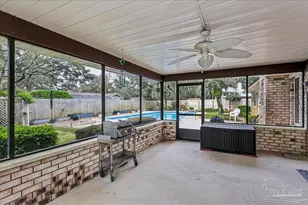 2817 Oakridge Dr, Gulf Breeze, FL 32563 - Photo 4