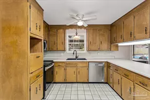 2817 Oakridge Dr, Gulf Breeze, FL 32563 - Photo 16