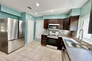 1556 Oak Shore Dr, Gulf Breeze, FL 32563 - Photo 12