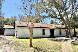 1556 Oak Shore Dr, Gulf Breeze, FL 32563 - Photo 1