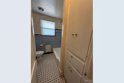 13 Marine Dr, Pensacola, FL 32507 - Photo 8