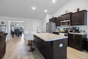 3527 Bonfire Ln, Pensacola, FL 32526 - Photo 6