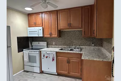 4694 Kingston Dr, Pensacola, FL 32526 - Photo 2