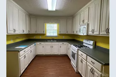 124 S Canoe Rd, Atmore, AL 36502 - Photo 4