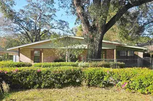 6412 W Fairfield Dr, Pensacola, FL 32506 - Photo 2