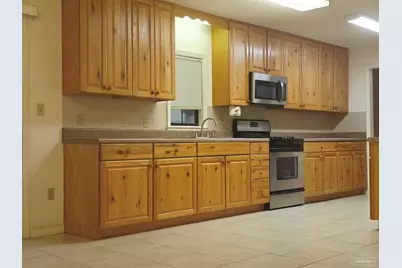 6412 W Fairfield Dr, Pensacola, FL 32506 - Photo 10