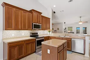 8435 Ferlon Ave, Pensacola, FL 32526 - Photo 10